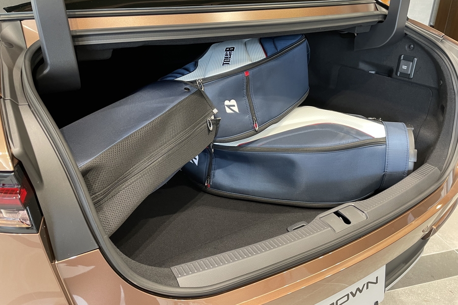 新型クラウンにゴルフバッグを積んでみた！ | トヨタの事なら