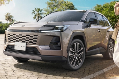 【モデル入り素材】Z（ハイブリッド）