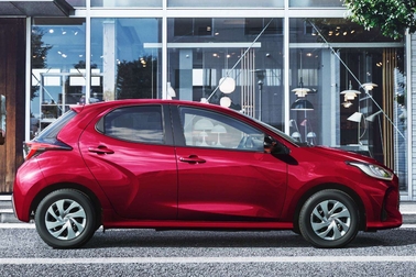 【モデル入り素材】G（ハイブリッド・2WD）