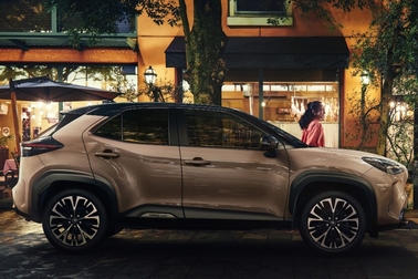 【モデル入り素材】Z（ハイブリッド・2WD）