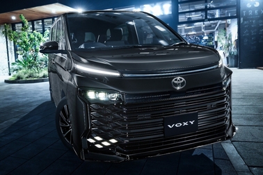 【モデル入り素材】S-Z（2WD・7人乗り）